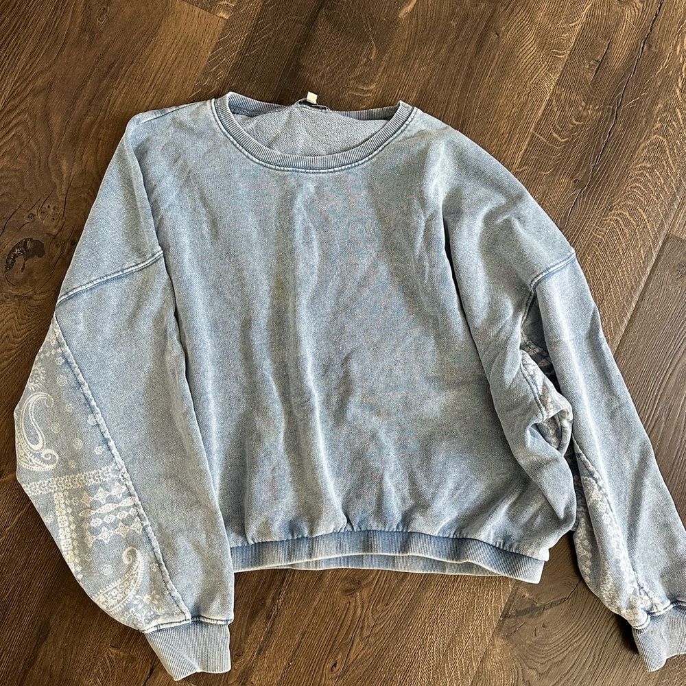 Sweatshirt